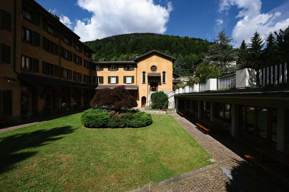 Property building, Garden, Mountain view