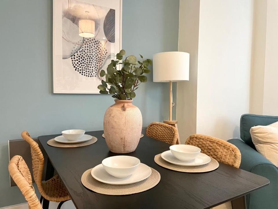 Lush Porthcawl Large Spacious 2 bedroom Apt, Garden, Prime Location Apartment in Porthcawl