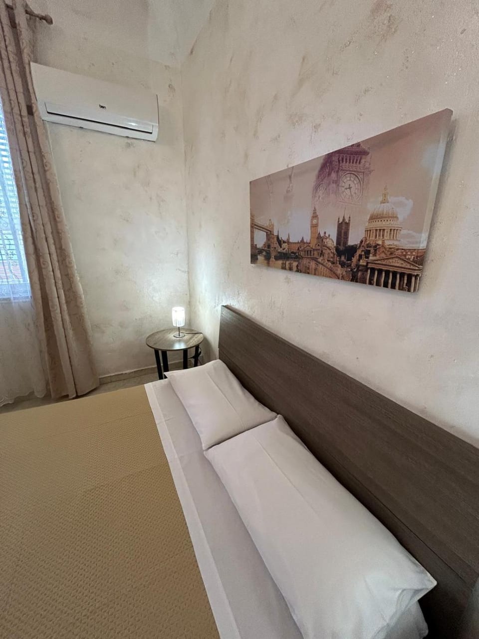 TV and multimedia, Bedroom, air conditioner