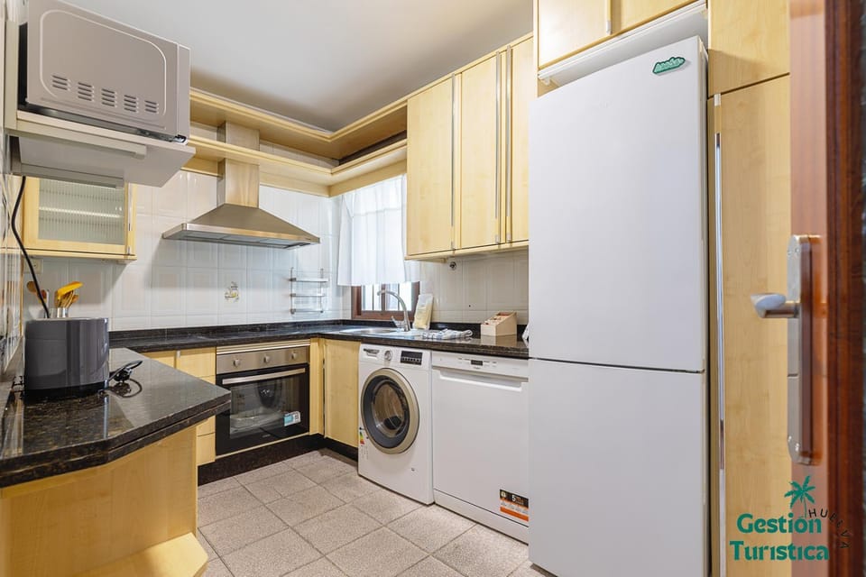 Piso grande de 120 m2, a 15' de la playa en coche Apartment in Huelva