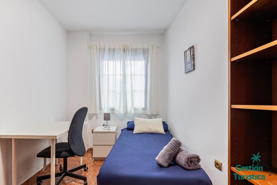 Piso grande de 120 m2, a 15' de la playa en coche Apartment in Huelva