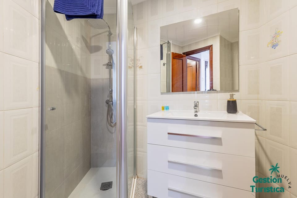 Piso grande de 120 m2, a 15' de la playa en coche Apartment in Huelva