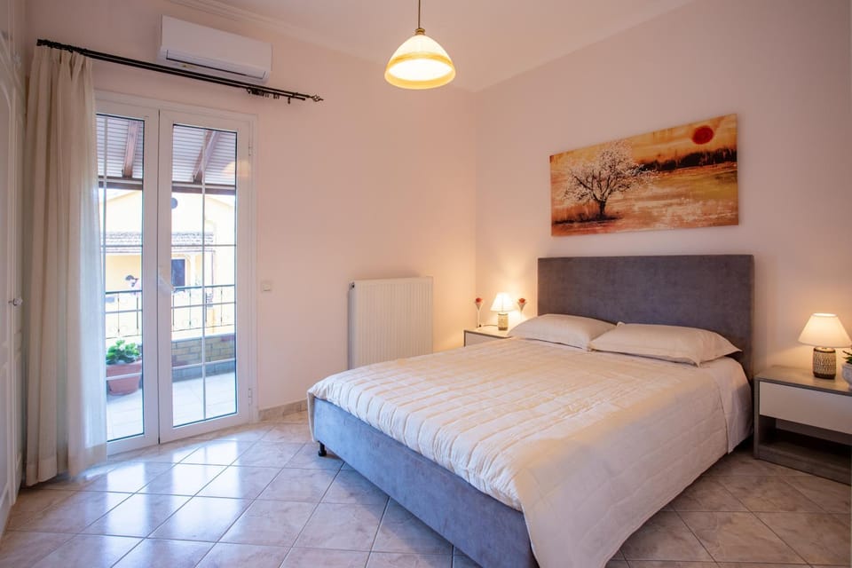 Bed, Photo of the whole room, Bedroom, air conditioner