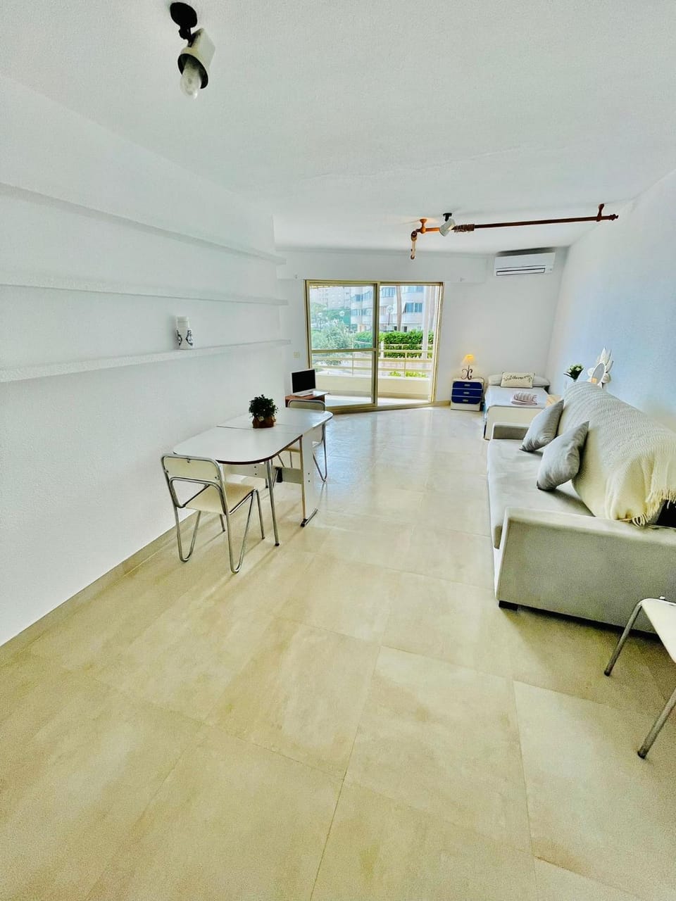 Studio bord de mer Apartment in Alacantí