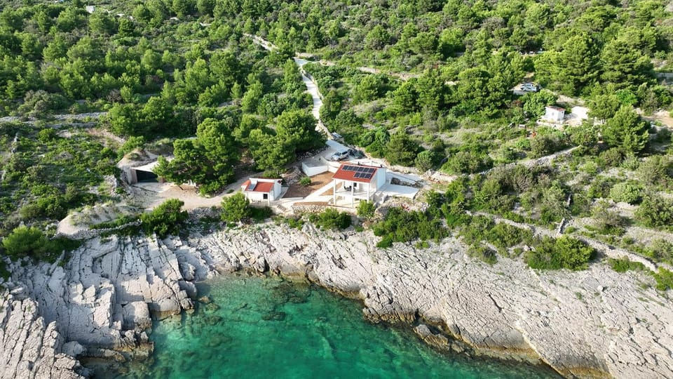Property building, Natural landscape, Bird's eye view, View (from property/room), Beach, Beach, Sea view