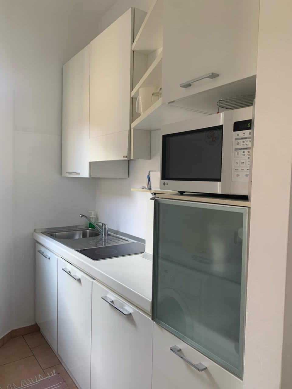 Kitchen or kitchenette, minibar, stove, kitchen, kitchen