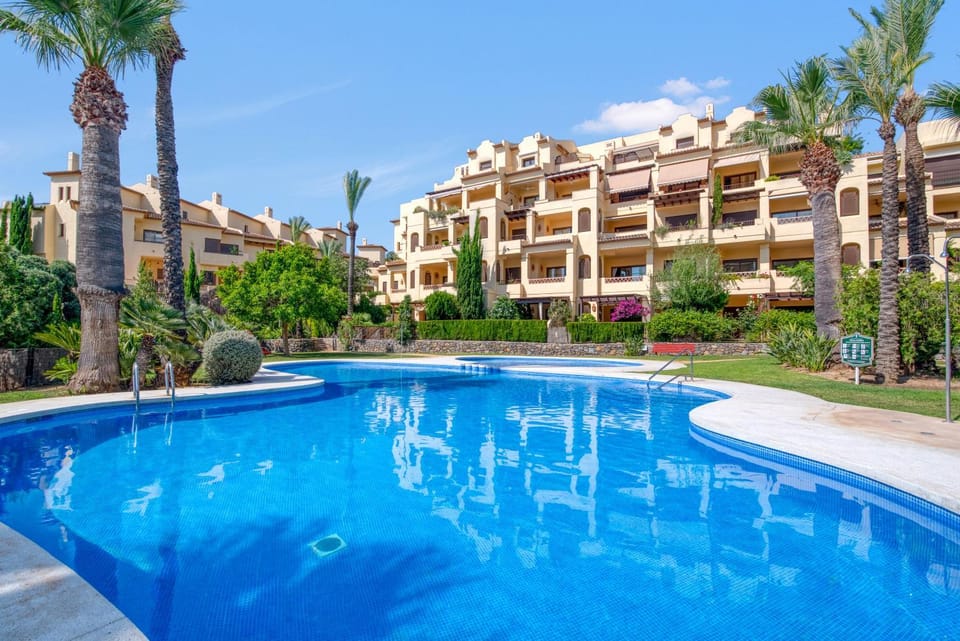 Property building, Swimming pool