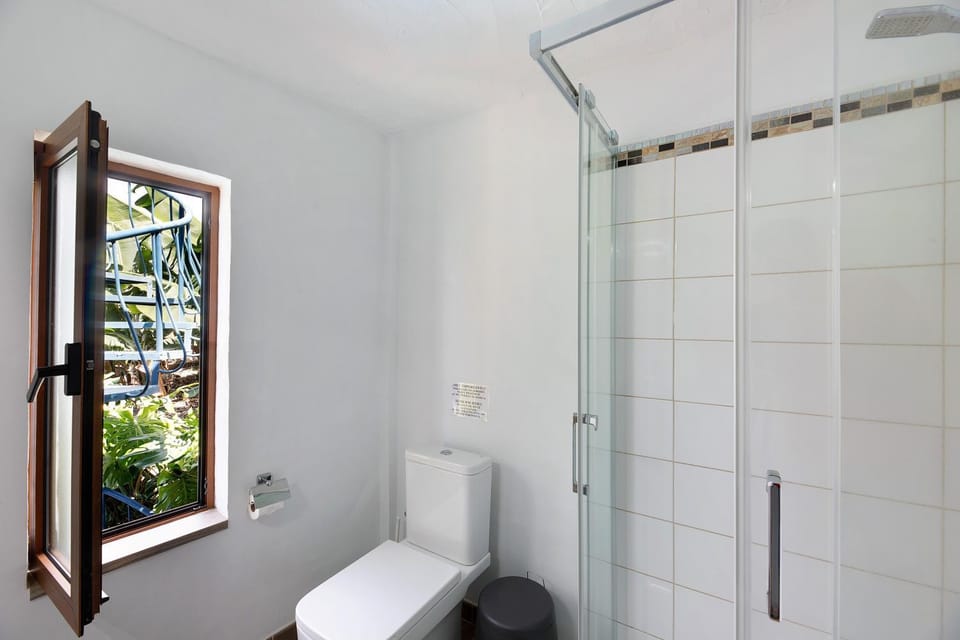 Bathroom, Living room