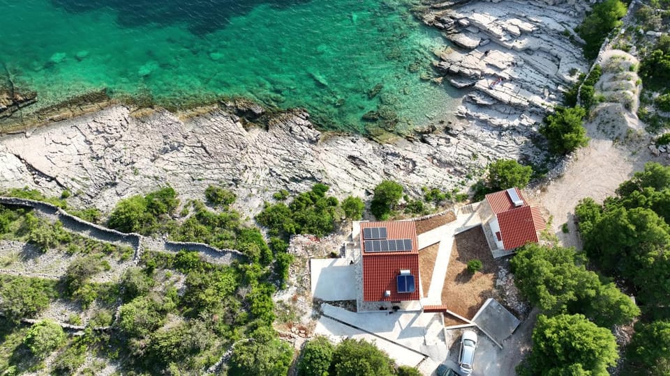 Property building, Natural landscape, Bird's eye view, Sea view