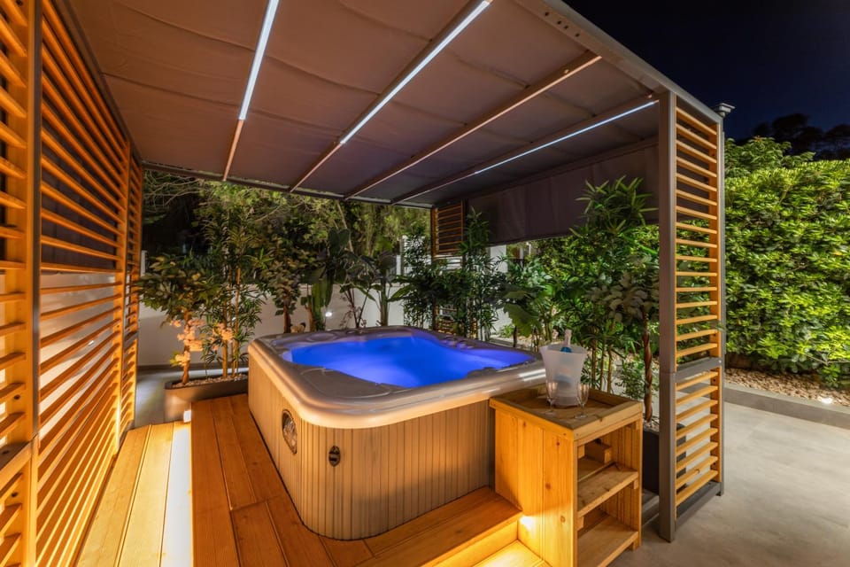 Hot Tub, Balcony/Terrace