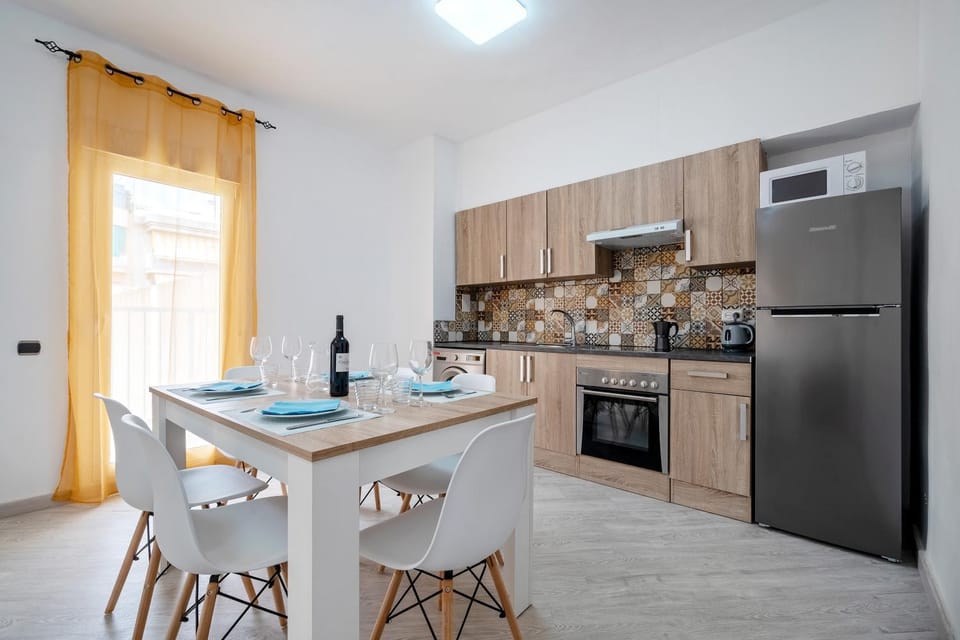 Property building, Kitchen or kitchenette, Living room