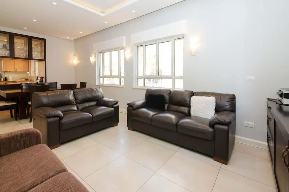 Bright, Spacious, & Homey Central Rechavia Residence Apartment in Jerusalem