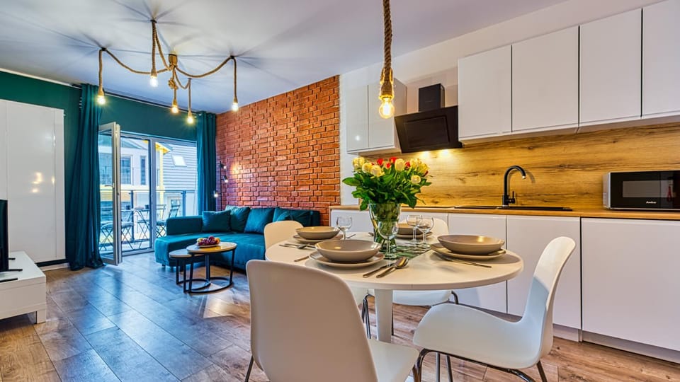 TV and multimedia, Kitchen or kitchenette, Living room, Seating area, Dining area, minibar, stove