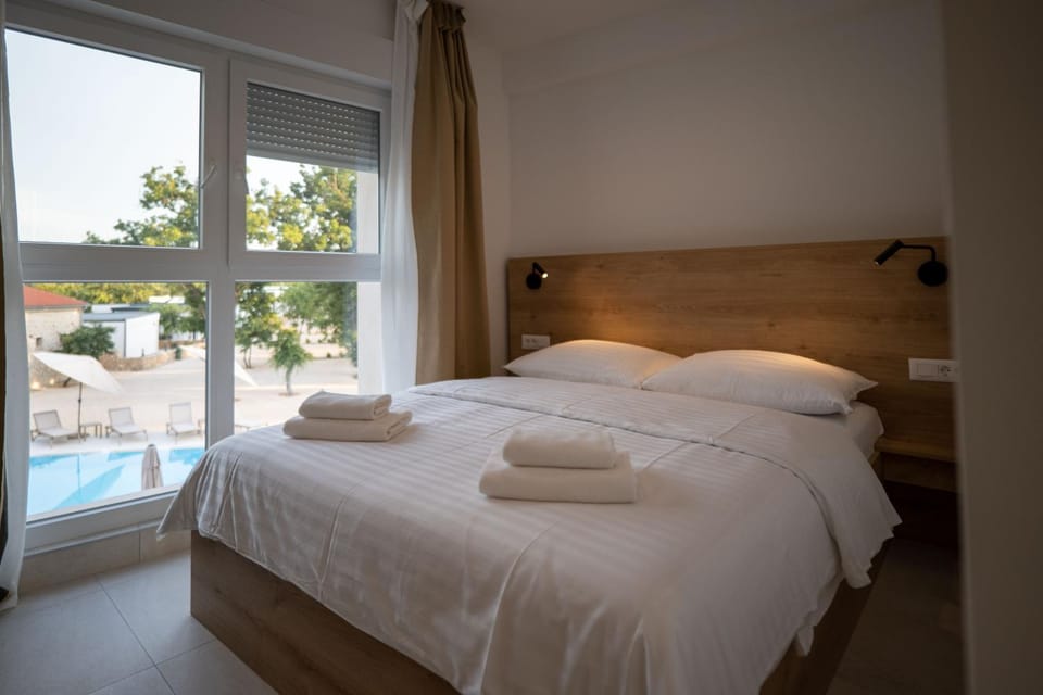 Bed, View (from property/room)