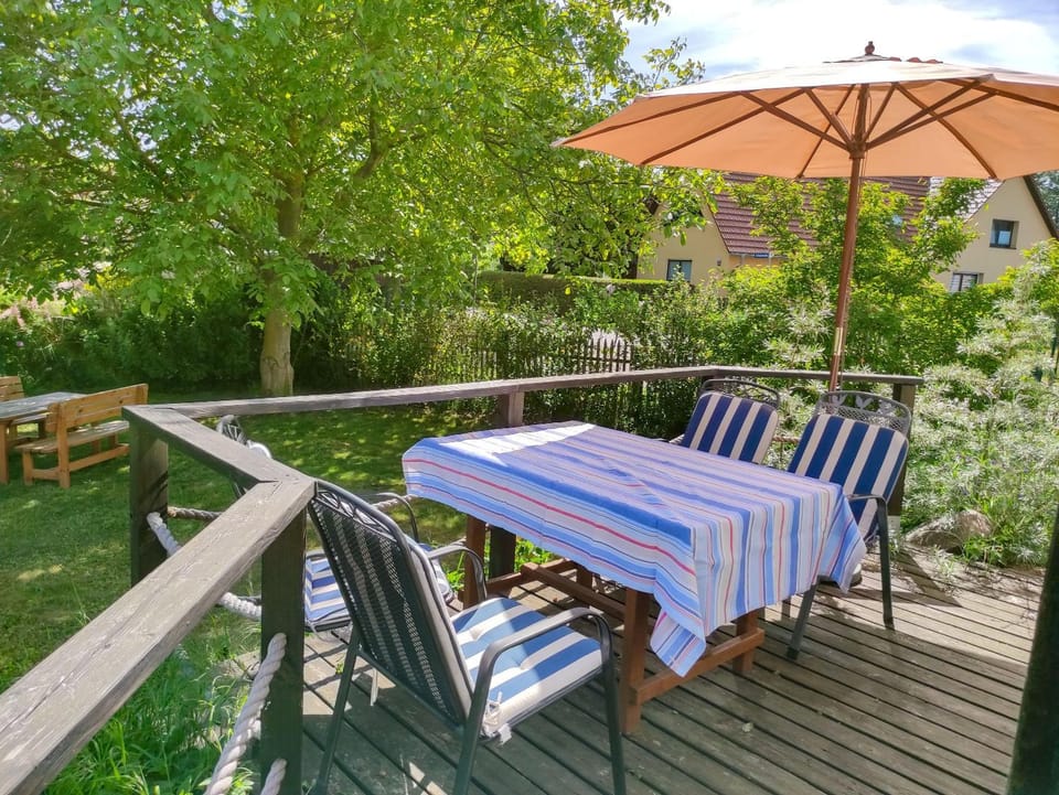 View (from property/room), Balcony/Terrace, Dining area