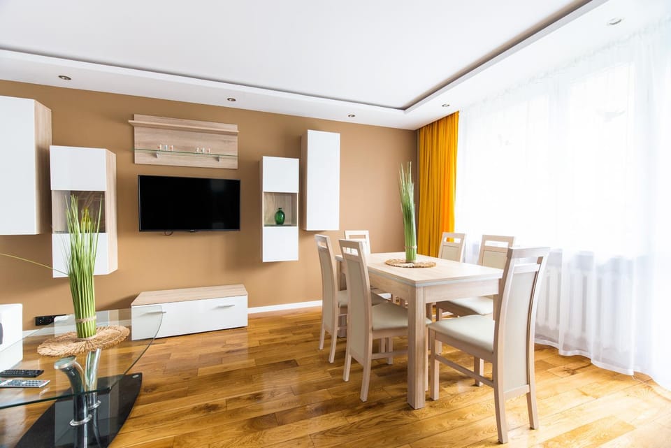 Communal lounge/ TV room, Living room, Dining area