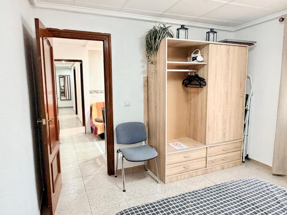 Bedroom, wardrobe