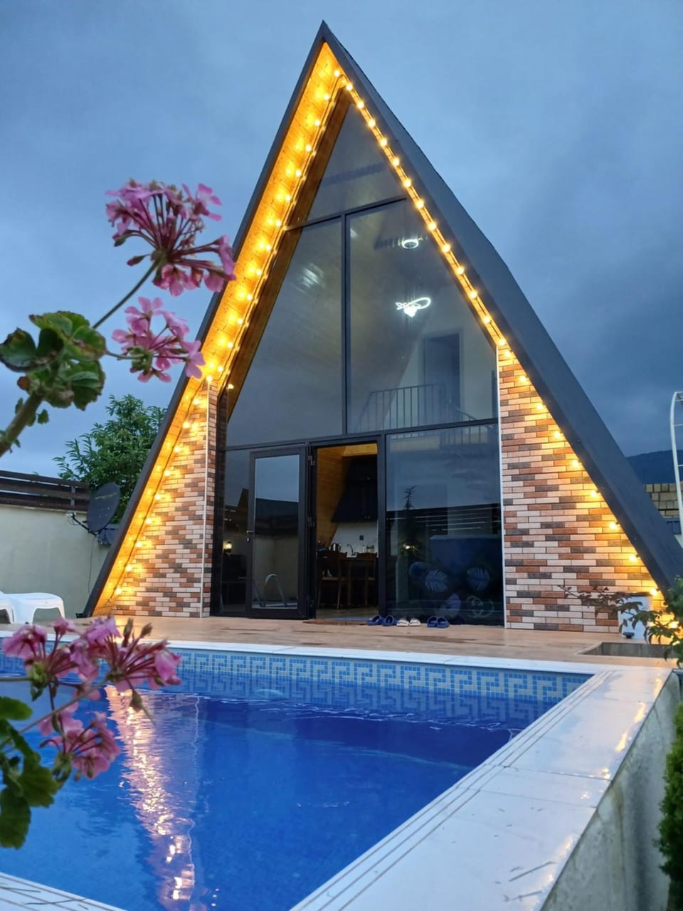 Property building, Pool view, Swimming pool, sunbed