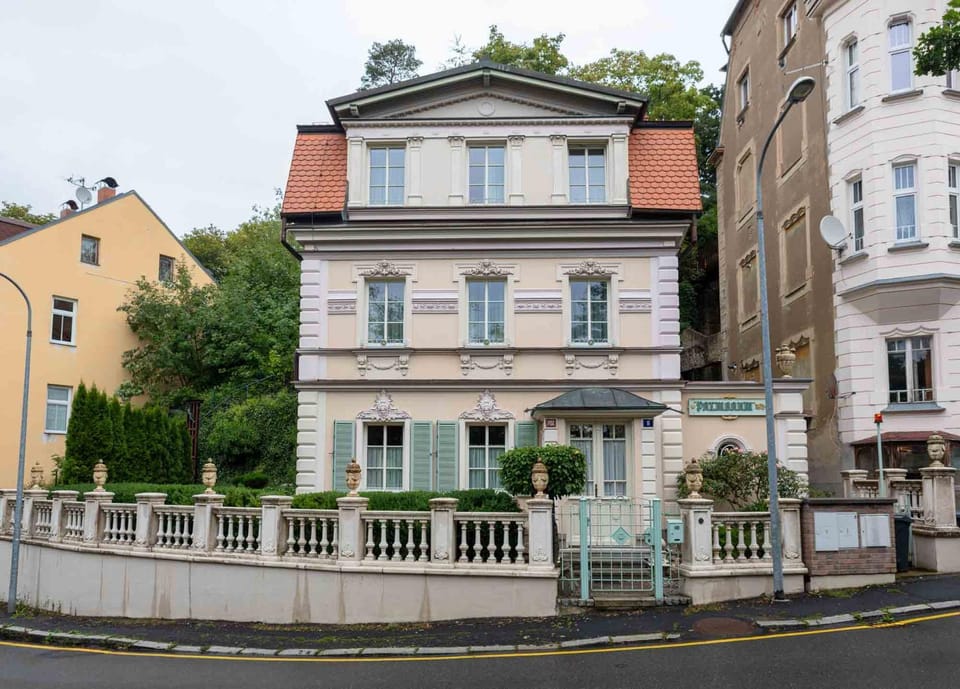 Property building, Street view