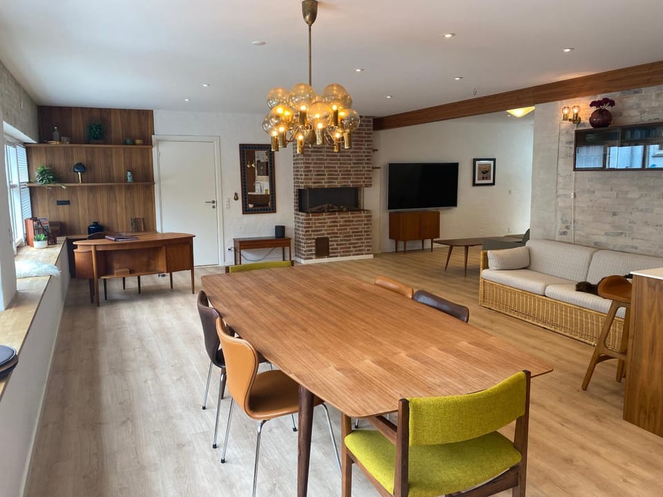 TV and multimedia, Kitchen or kitchenette, Living room, Seating area, Dining area, Evening entertainment