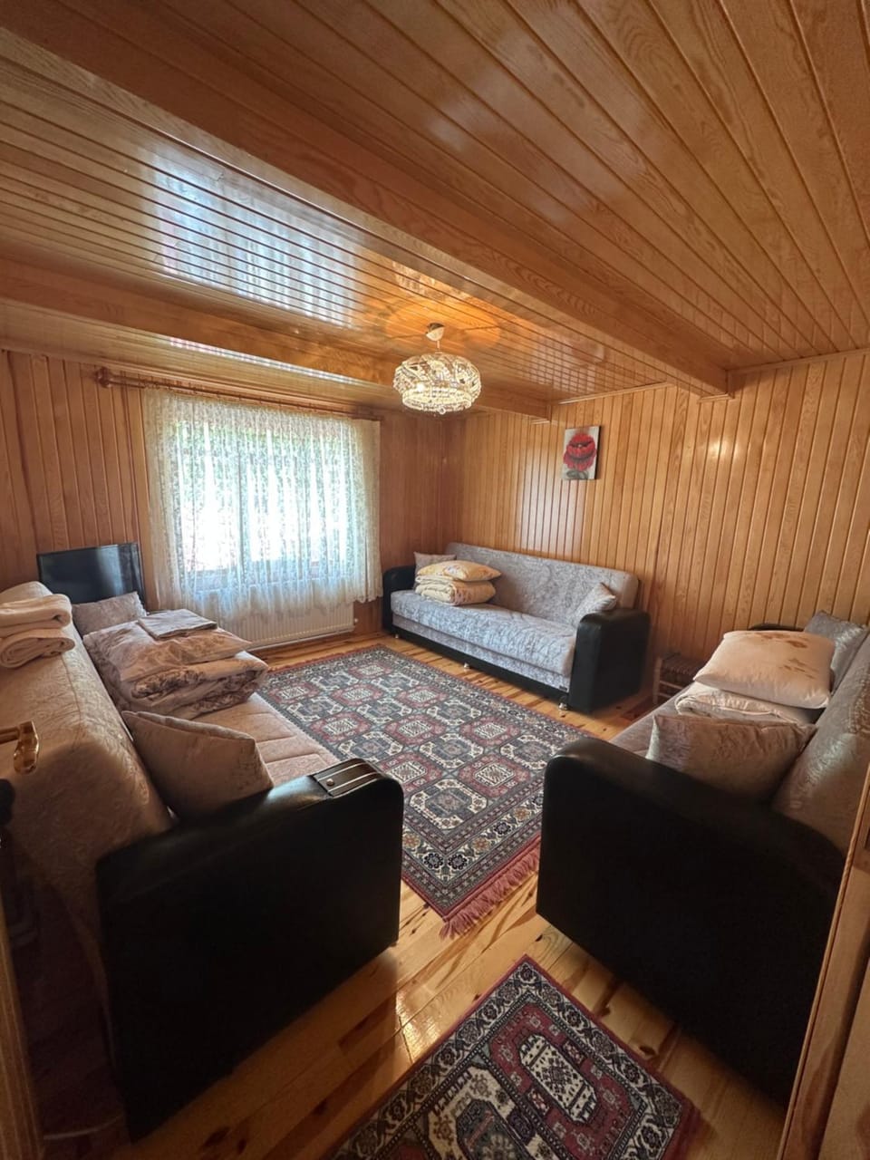 Living room, Photo of the whole room