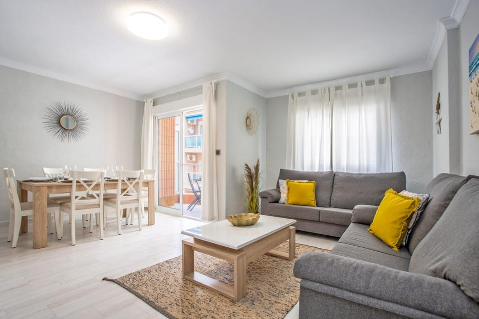 Balcony/Terrace, Balcony/Terrace, Living room, Seating area, Dining area, Beach, Beach