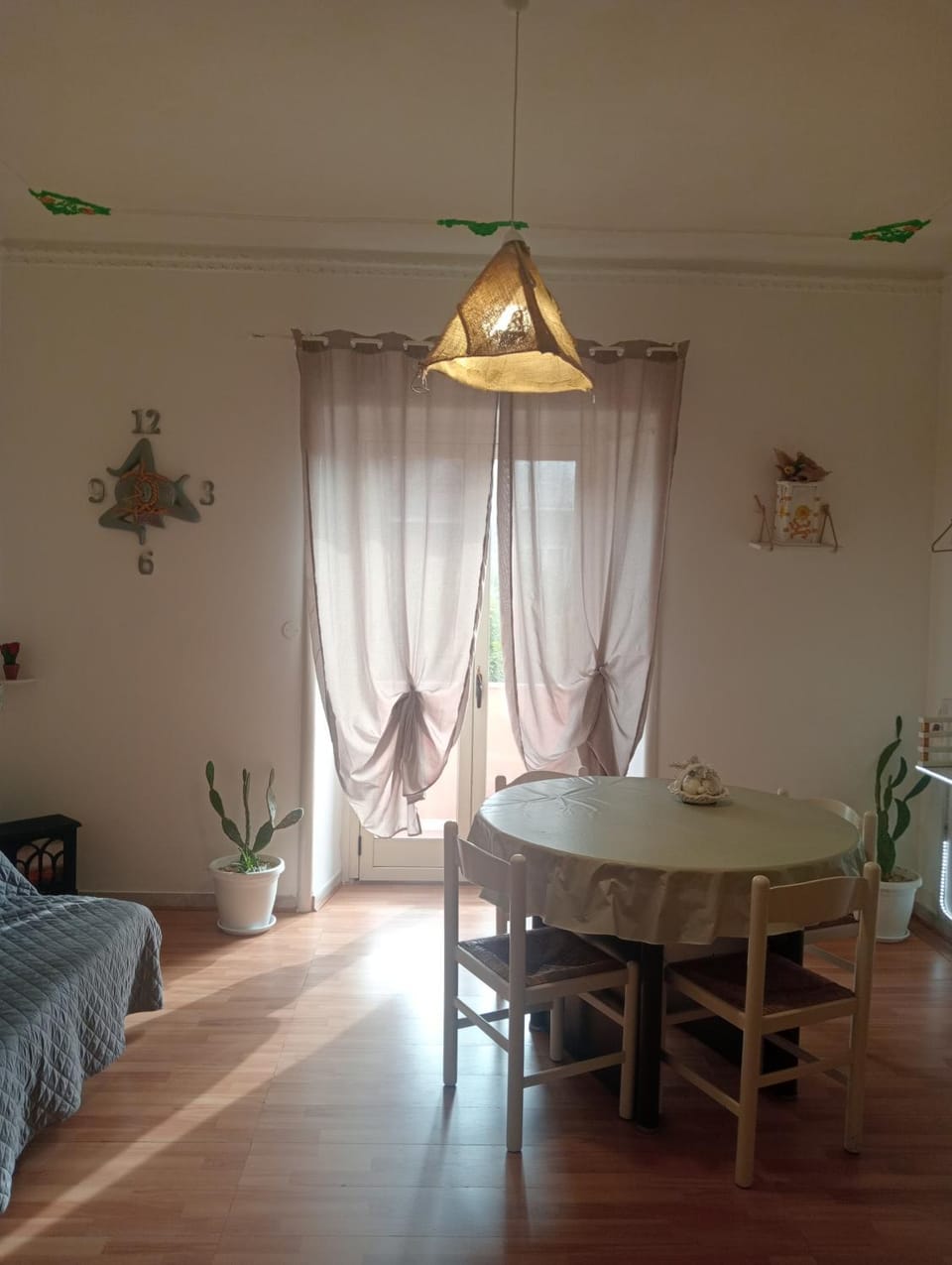 Living room, Seating area, hair dresser
