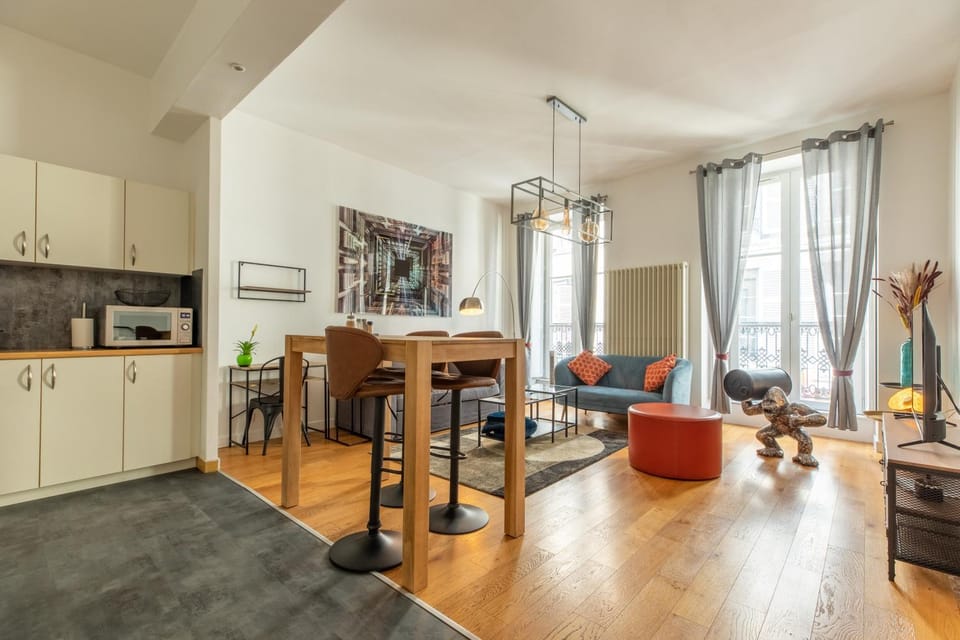 Living room, Dining area