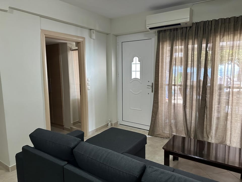 Living room, Seating area, air conditioner