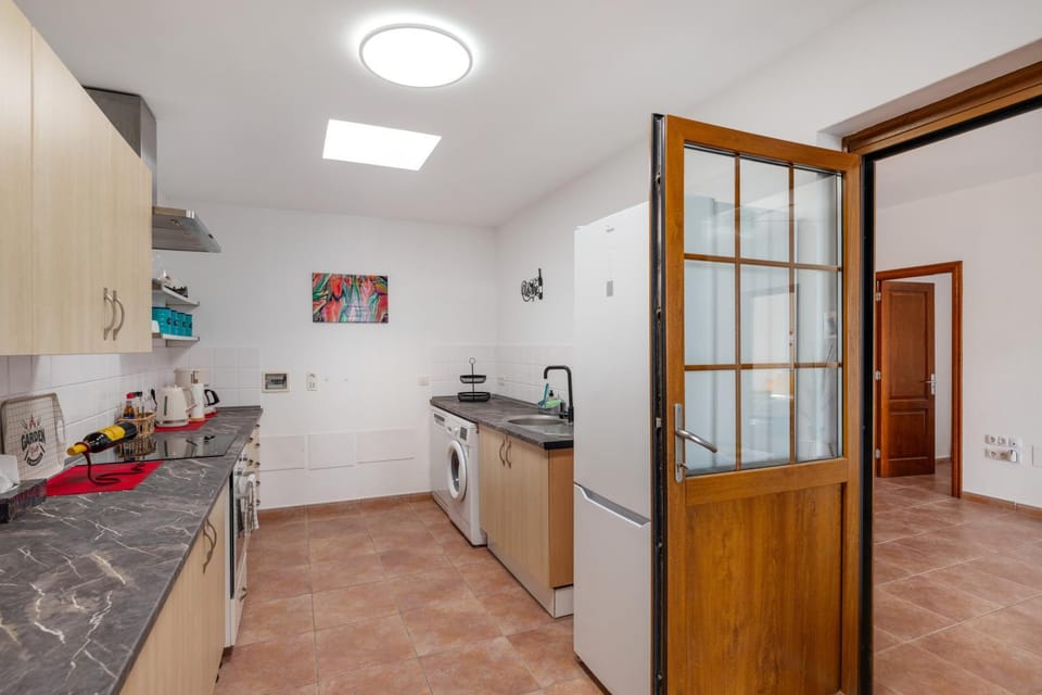 Property building, Kitchen or kitchenette, Living room