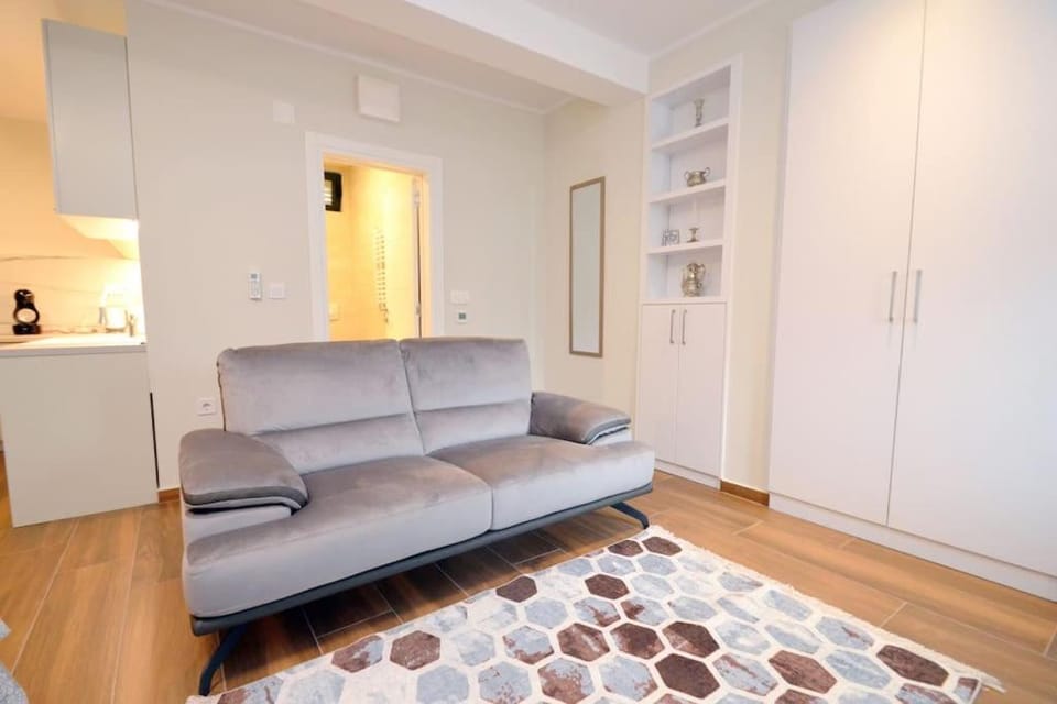Urban escape for two in Kotor Apartment in Dobrota