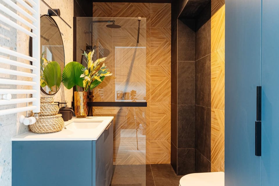Shower, Bathroom