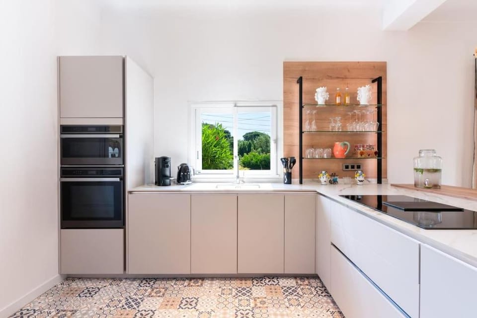 Maison Tropézienne en plein centre avec jardin et piscine Villa in Saint-Tropez