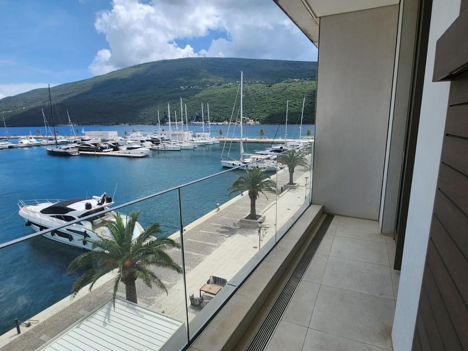 Natural landscape, View (from property/room), Balcony/Terrace, Mountain view, Sea view
