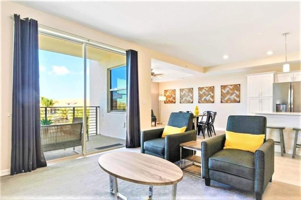Cozy Condo Only 6 Minutes From Disney World Apartment in Kissimmee