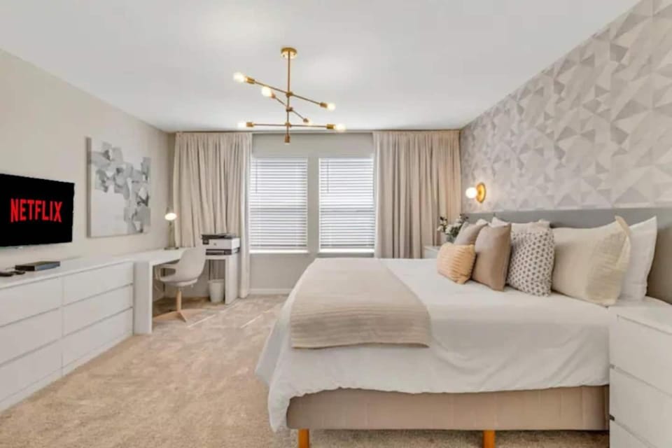 Luxurious 5BR w Pool, Spa, Game Room & BBQ Grill House in Four Corners