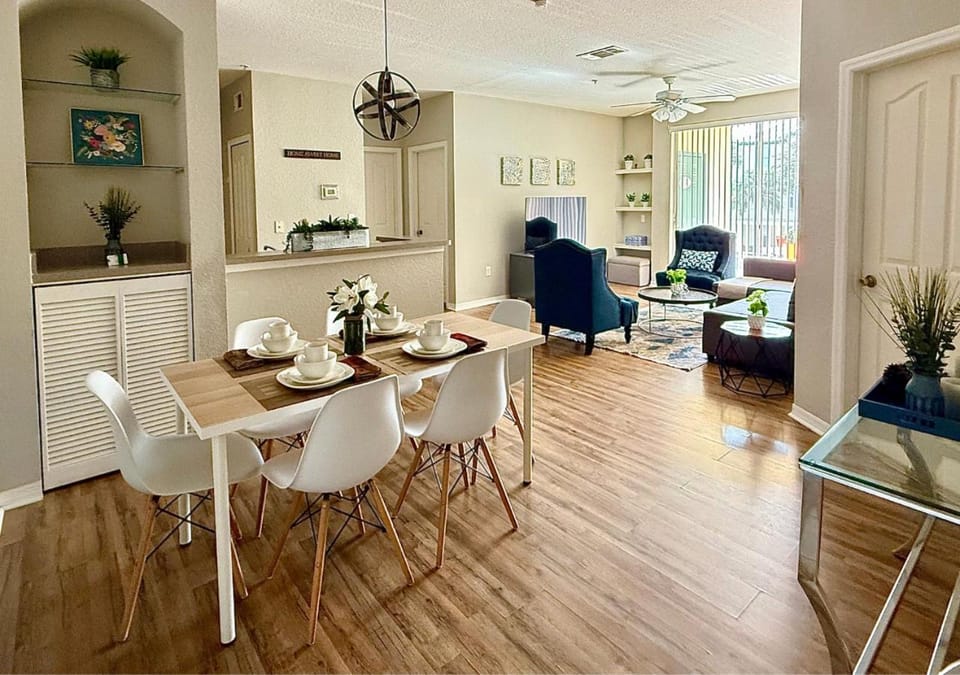 2BR2BA Getaway 7 Miles from Orlando Parks Apartment in Four Corners