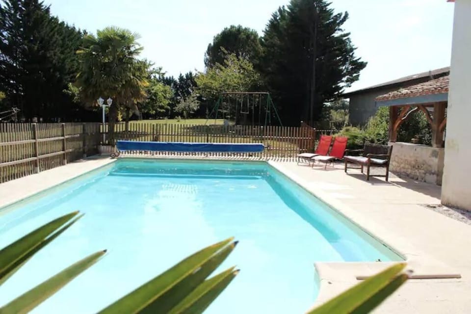 Grande maison avec piscine chauffée privée en Quercy House in Occitanie
