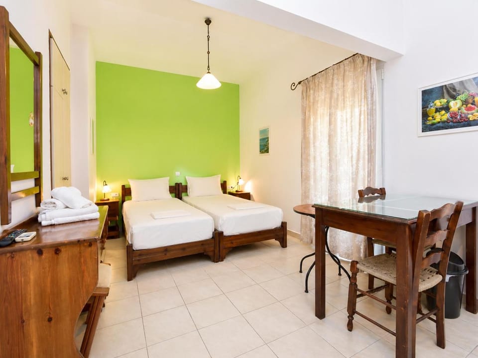 Elizabeth Rooms Apartment in Palaiochora