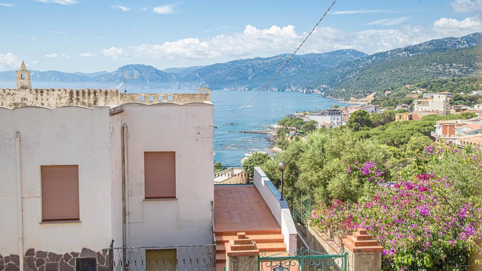 City view, Sea view