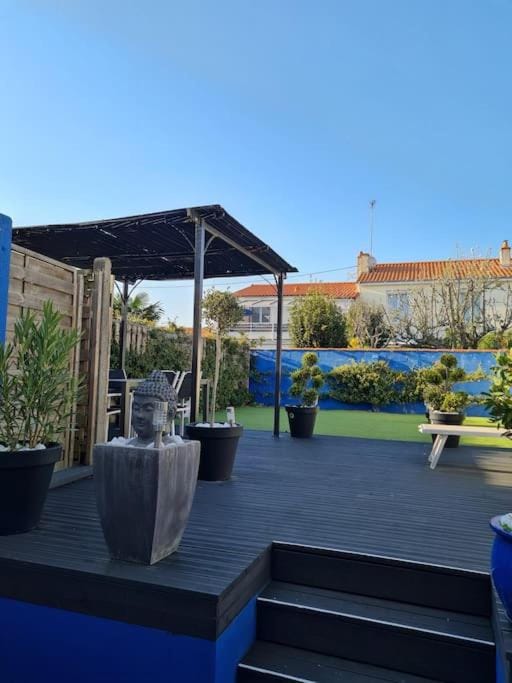 Marché Arago (3min), plage (8min), jardin clos. House in Château-d'Olonne