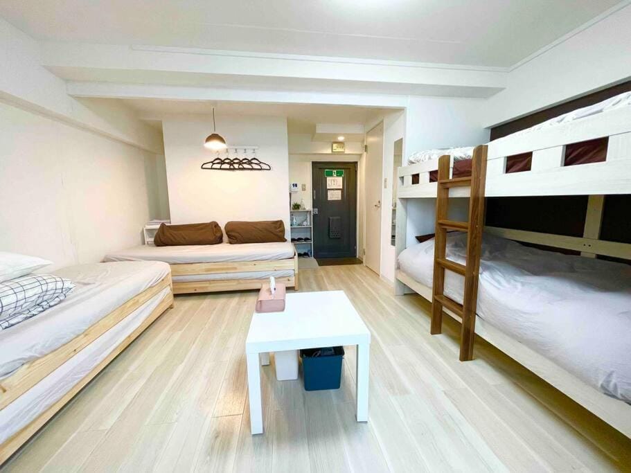 SUNRISE APT ワンちゃんといっしょにご宿泊可能 新大阪駅から徒歩5分観光都市へのアクセス抜群Simply Guest Room Shin-Osaka Apartment in Osaka