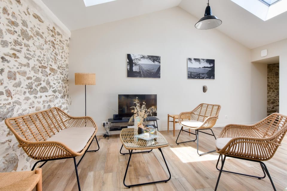 Communal lounge/ TV room, Living room