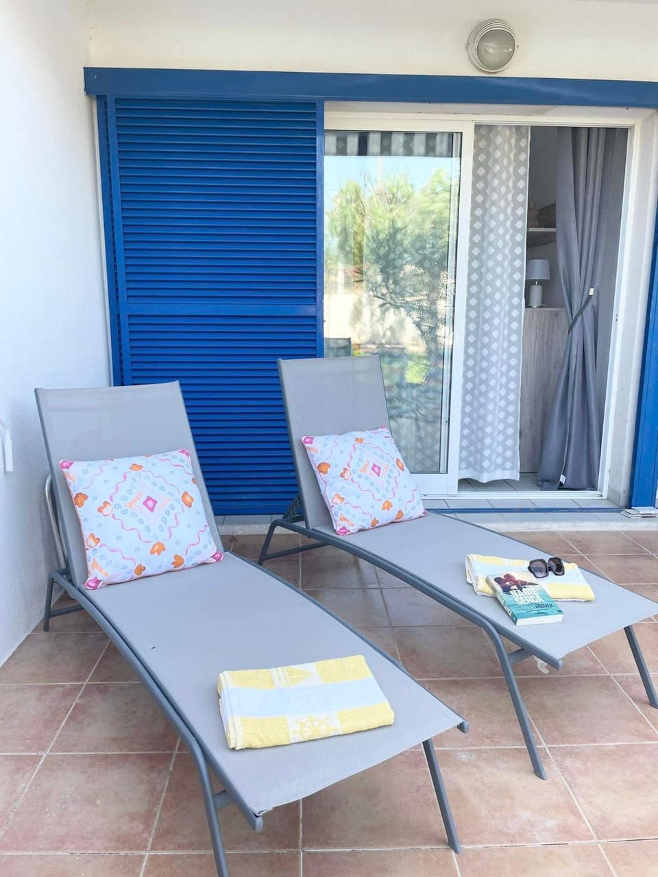 Patio, Day, Balcony/Terrace, Balcony/Terrace, sunbed