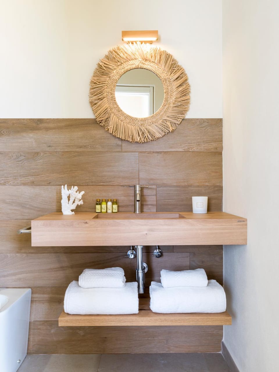 Bathroom, towels