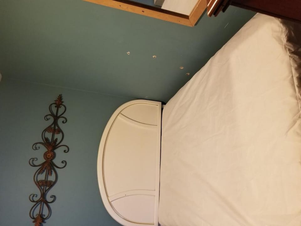 ARMANI MANOR rustic spacious 2br unit 1 House in Wildwood
