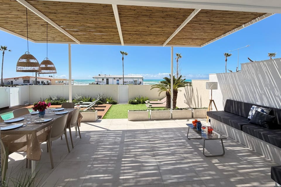 Property building, Restaurant/places to eat, Swimming pool, Breakfast