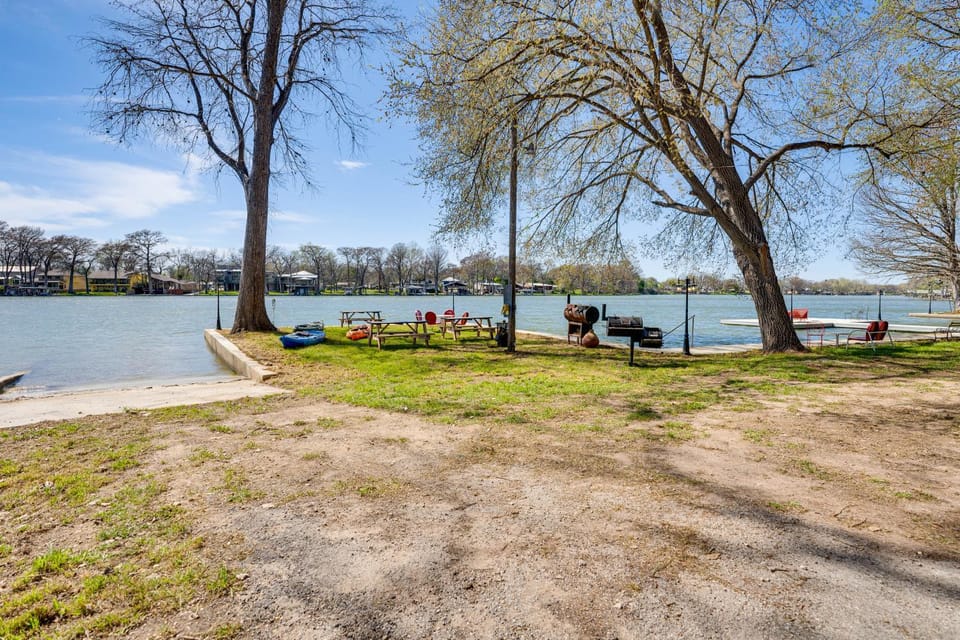 New Braunfels Vacation Rental on Lake Dunlap! House in New Braunfels