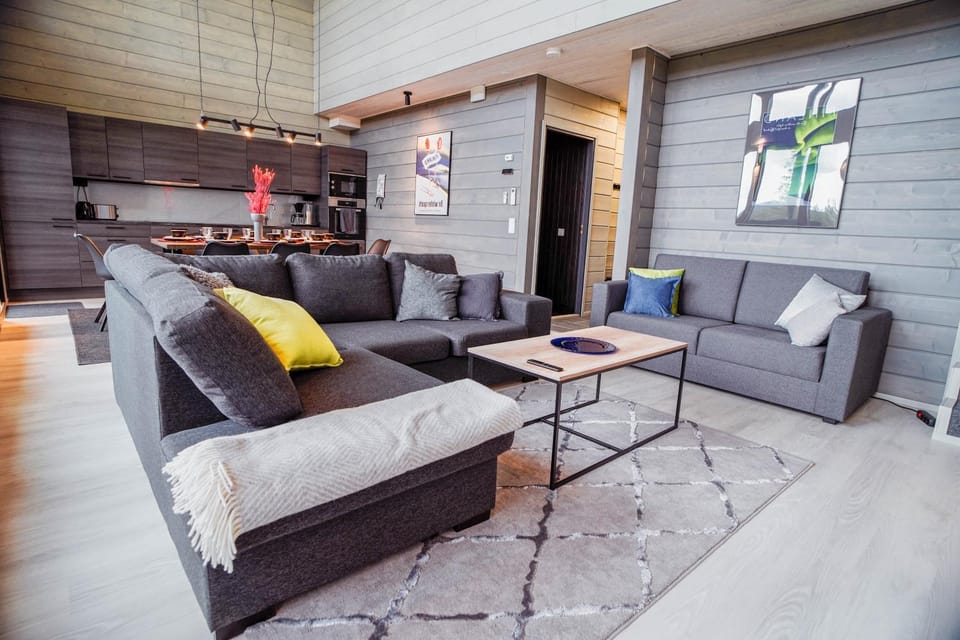 Kitchen or kitchenette, Living room, Seating area, Dining area
