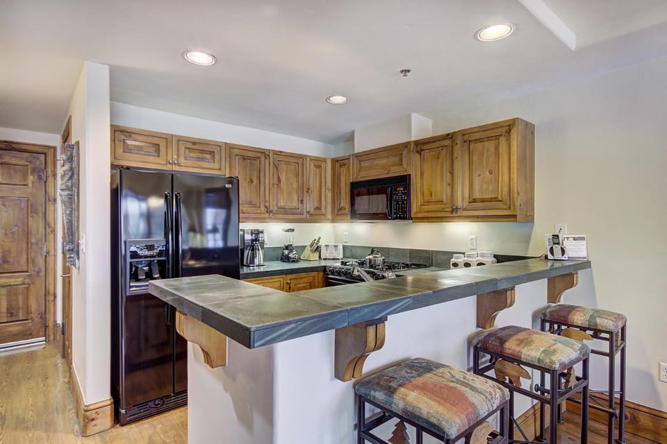 1BR Plus Den, Heart of Beaver Creek Village Apartment in Beaver Creek